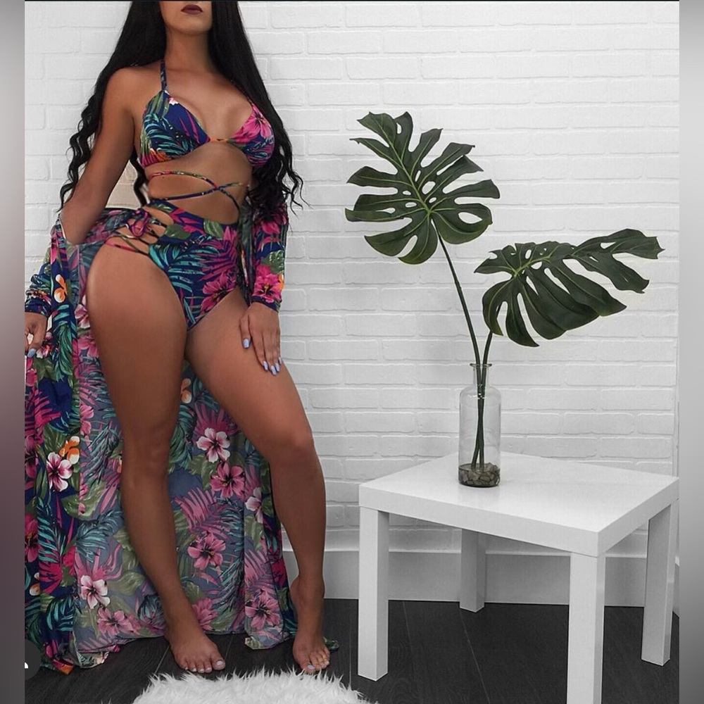 BRAND NEW NEVER WORN FLORAL SIDE SPLIT MIDI SWIMSUIT COVER UP!